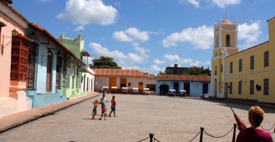 Plaza San Juan de Dios, Camagüey, Cuba